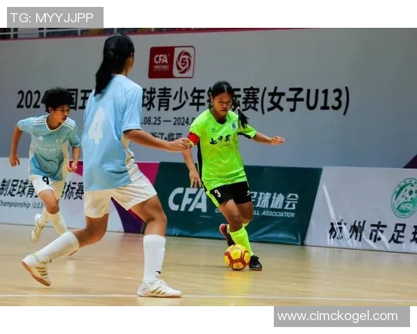 以女足球星为核心展现巾帼力量塑造激情与梦想并存的绿茵形象