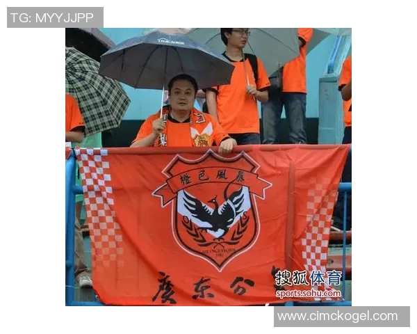 绿茵巨星签名瞬间见证荣耀时刻球迷激情汇聚梦想舞台